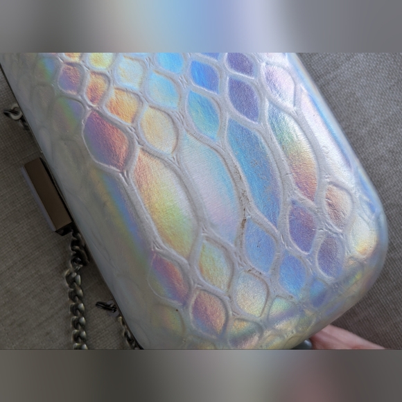 Iridescent Evening Bag/Clutch with chain strap - Picture 4 of 5